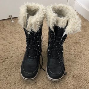 Helly Hansen Snow Boots Size 7.5